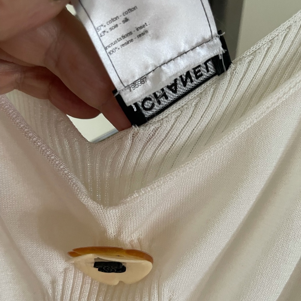 VINTAGE Elegant Chanel WHITE TOP💝HP - Picture 9 of 15